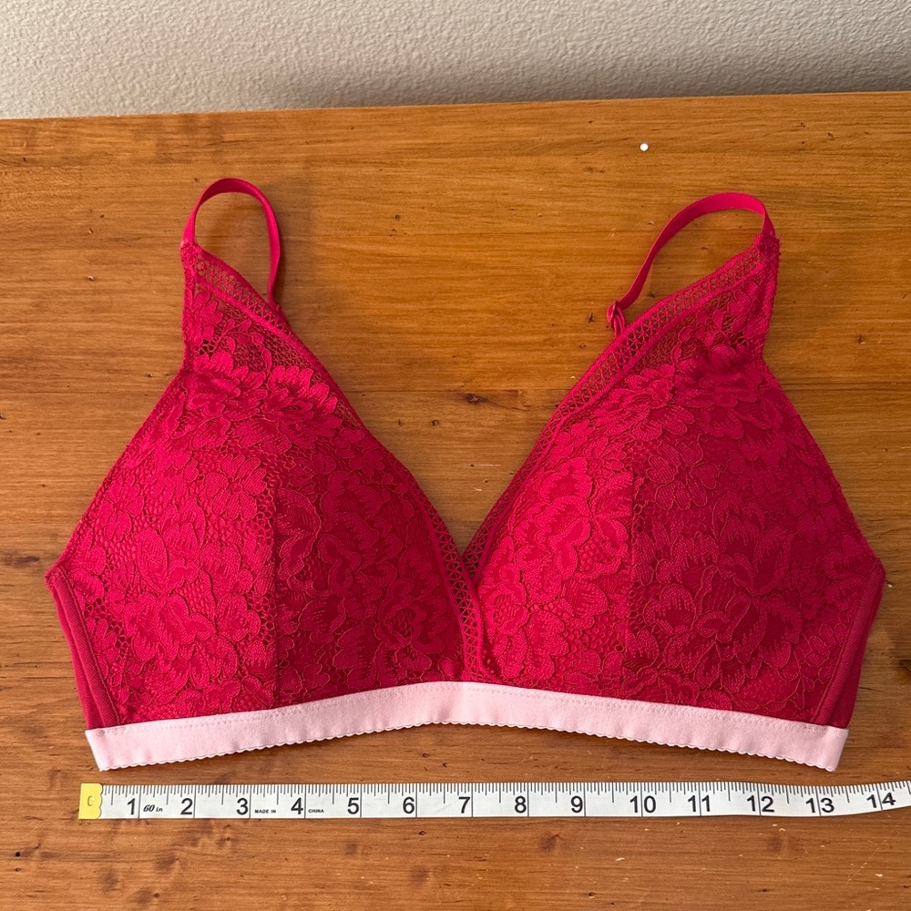 XL Fleur du mal Lace Wireless soft cup in Fuchsia Pink with light pink trim